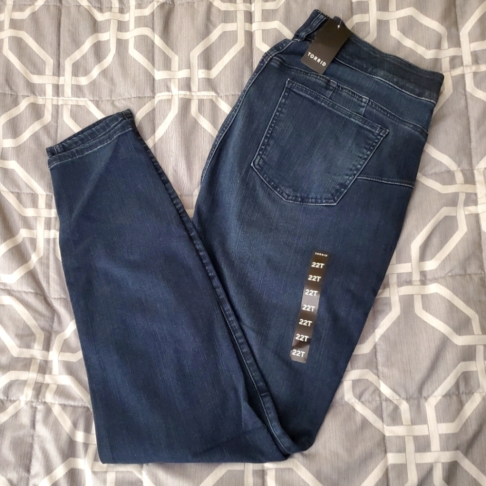 Torrid Bombshell Jeans 22T - Picture 2 of 5